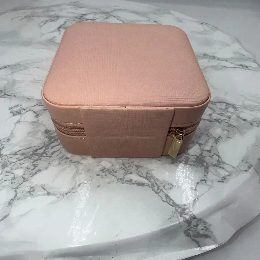 VLANDO Light Pink Faux Leather Travel Jewelry Case